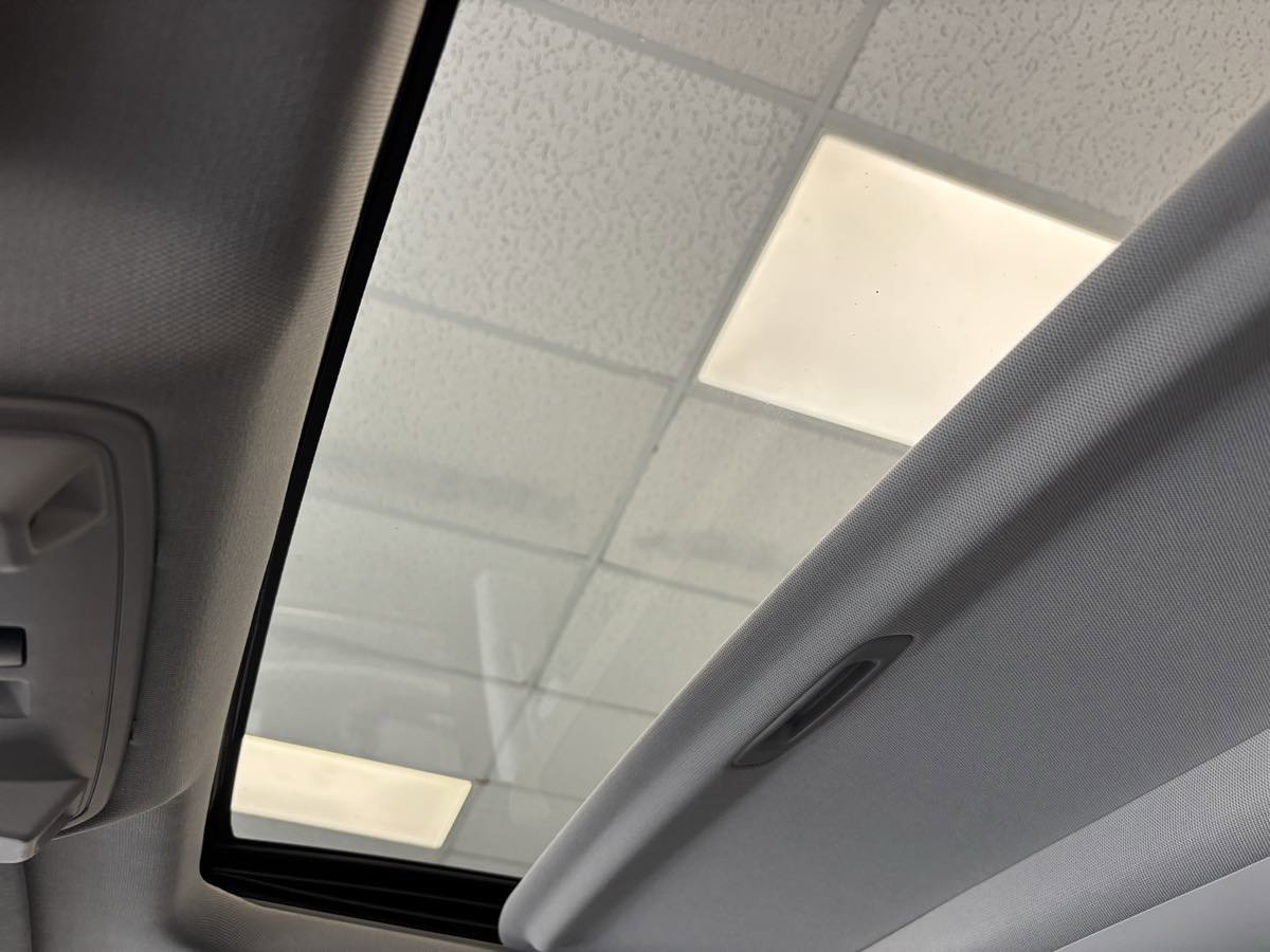 Used 2016 GMC Yukon XL Denali w/ Open Road Package RWD image 18