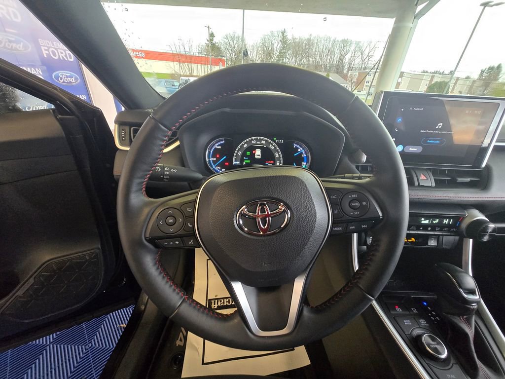 Used 2024 Toyota RAV4 SE image 14