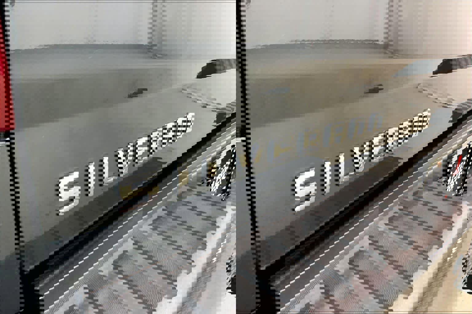 Used 2018 Chevrolet Silverado 1500 High Country image 29