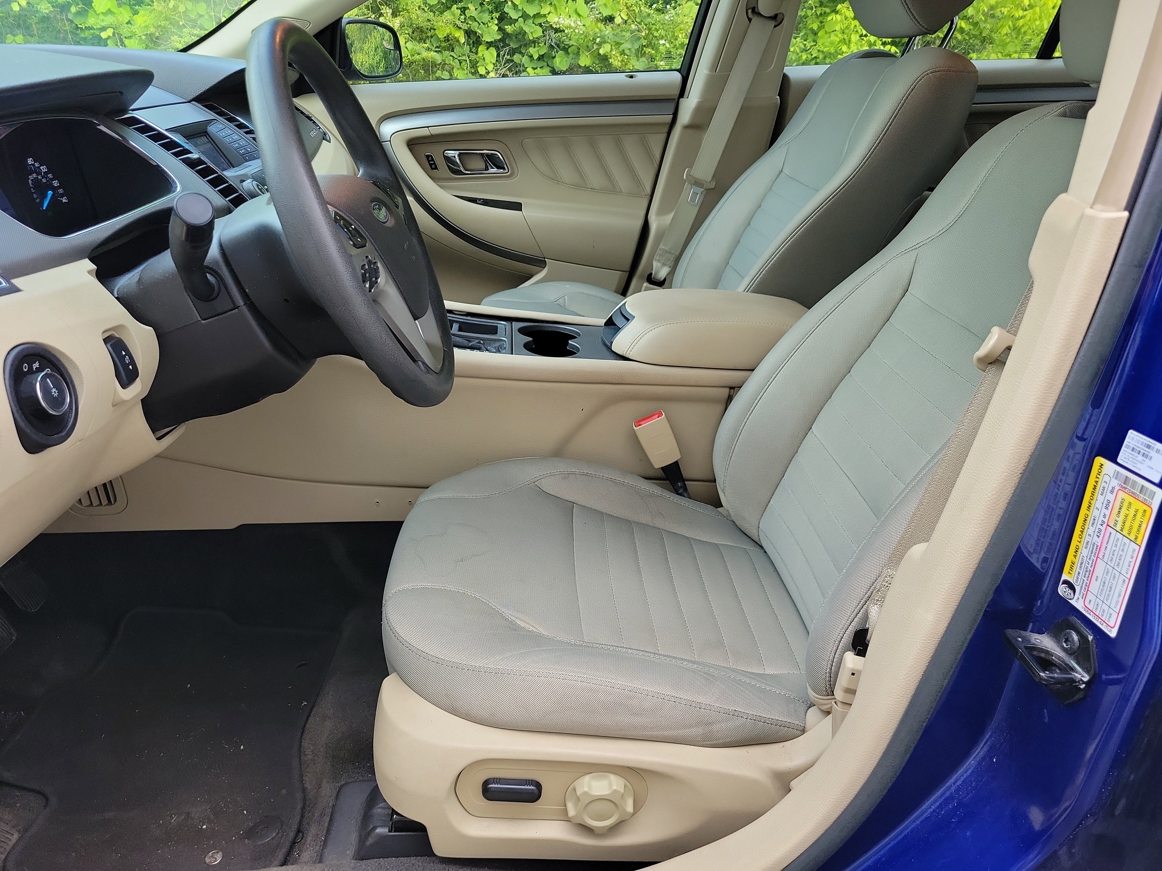 Used 2013 Ford Taurus SE image 12