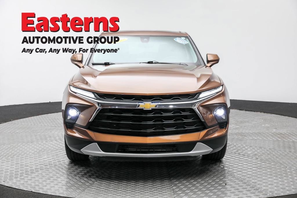 Used 2023 Chevrolet Blazer LT image 2