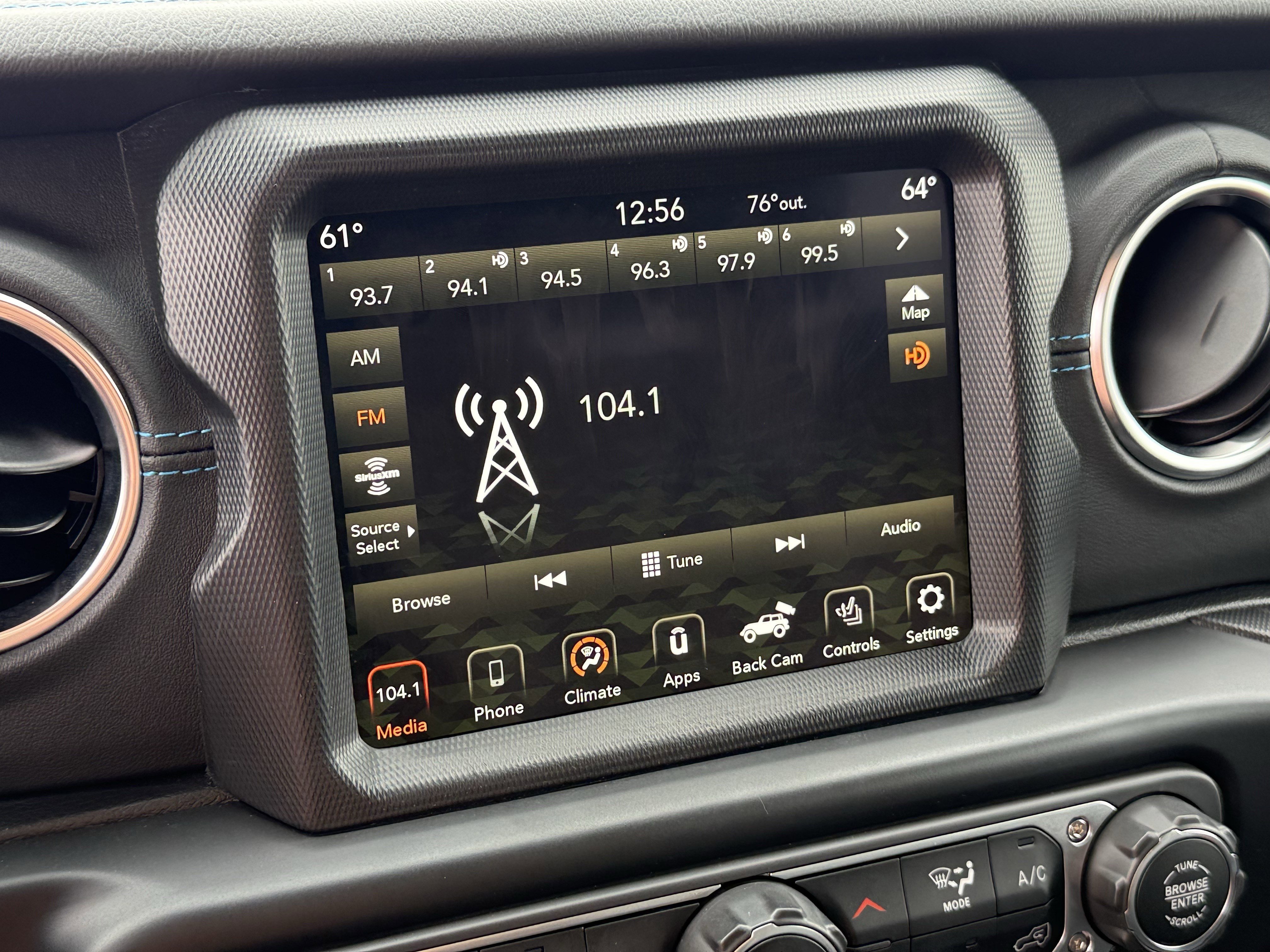 Used 2022 Jeep Wrangler Unlimited Rubicon 4xe w/ Cold Weather Group image 19