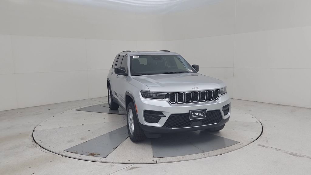 New 2025 Jeep Grand Cherokee Laredo X w/ Luxury Tech Group I image 4