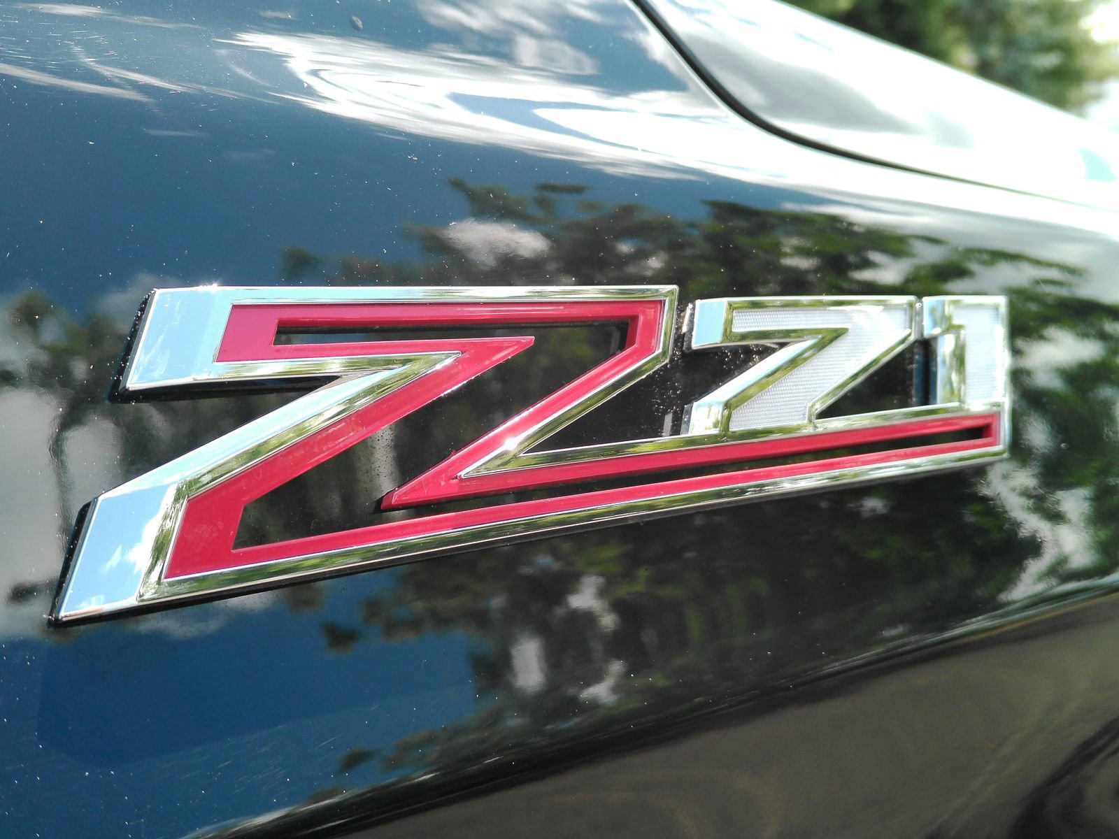 Used 2026 Chevrolet Suburban Z71 AWD/4WD image 35