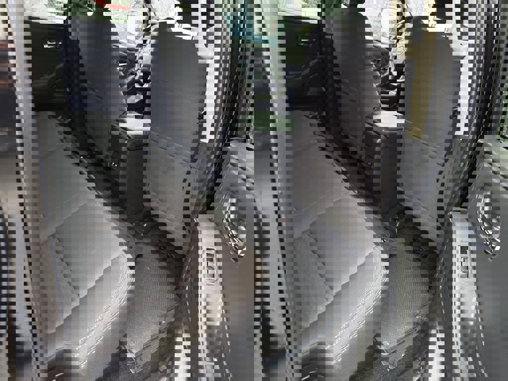 Used 2022 Nissan Frontier SV w/ Technology Package image 17