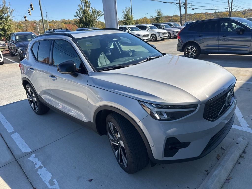 Certified 2025 Volvo XC40 B5 Plus