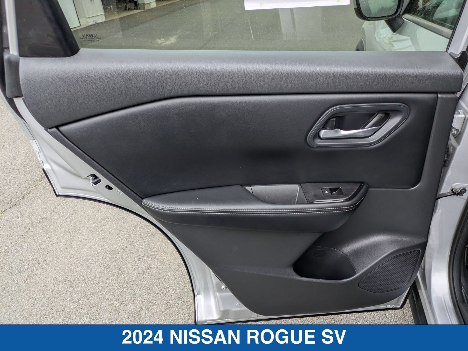 Used 2024 Nissan Rogue SV AWD/4WD image 28