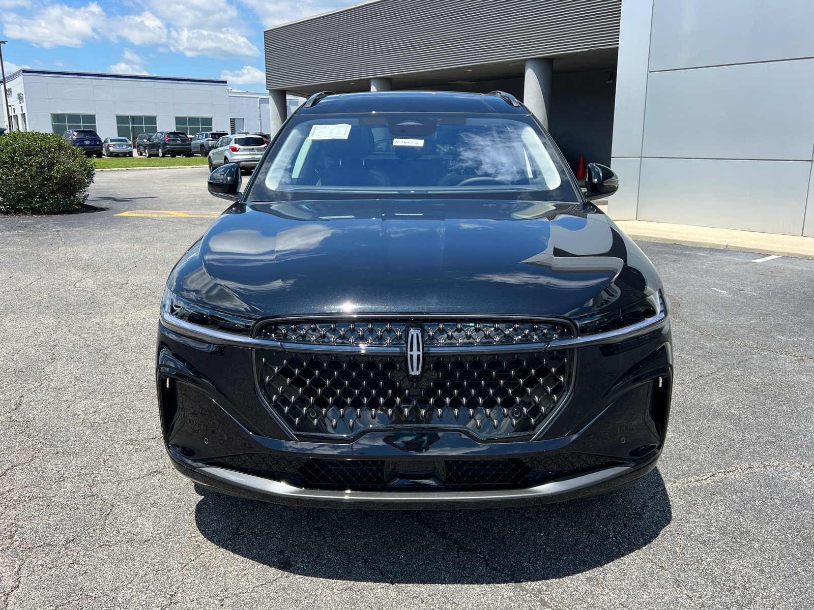 New 2026 Lincoln Nautilus Reserve w/ Jet Appearance Package AWD/4WD image 2