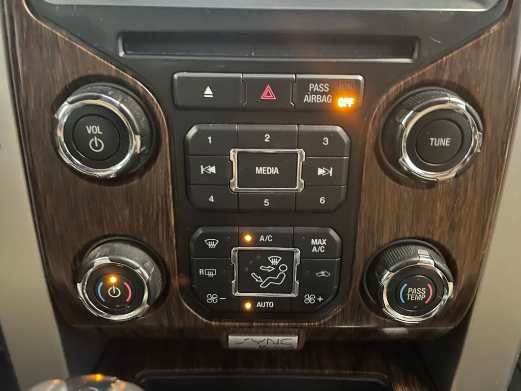 Used 2013 Ford F150 Lariat w/ Lariat Chrome Pkg image 22