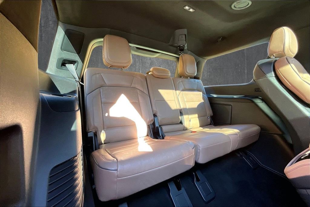 Used 2025 Lincoln Navigator Black Label image 26