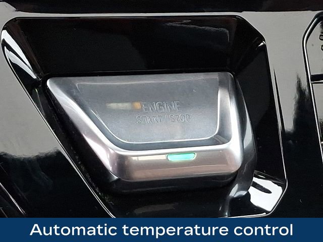 Used 2025 GMC Sierra 2500 Denali Ultimate image 9