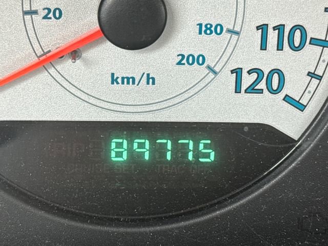 Used 2005 Chrysler Town & Country Touring image 22