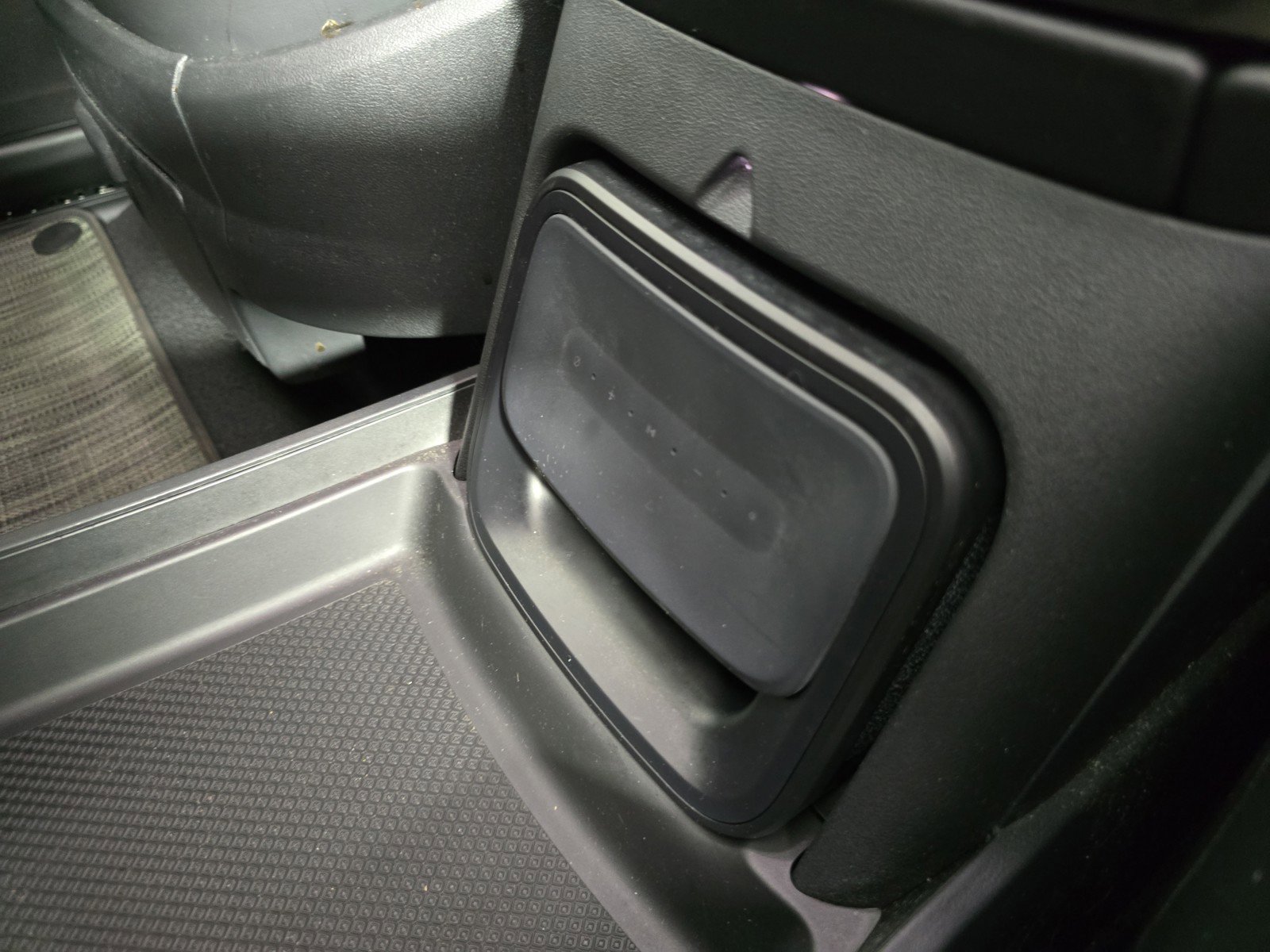 Used 2023 Rivian R1S Adventure image 33