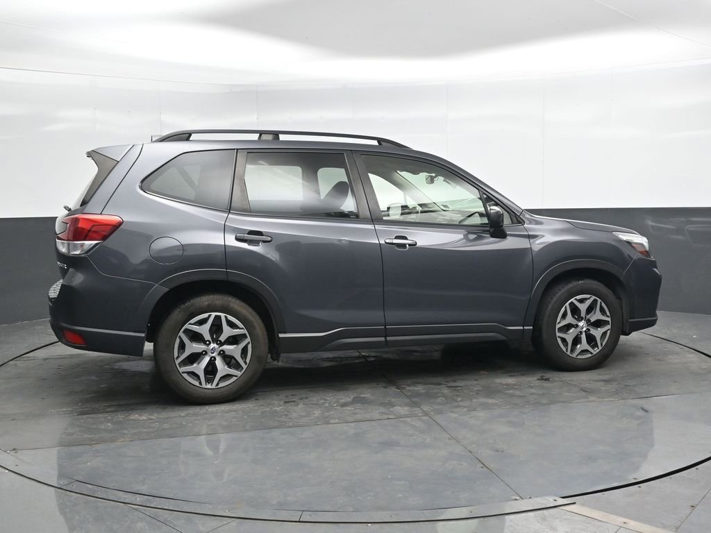 Used 2020 Subaru Forester Premium AWD/4WD image 3