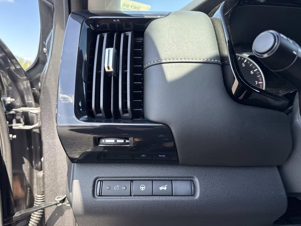 New 2026 Nissan Pathfinder SV FWD image 32