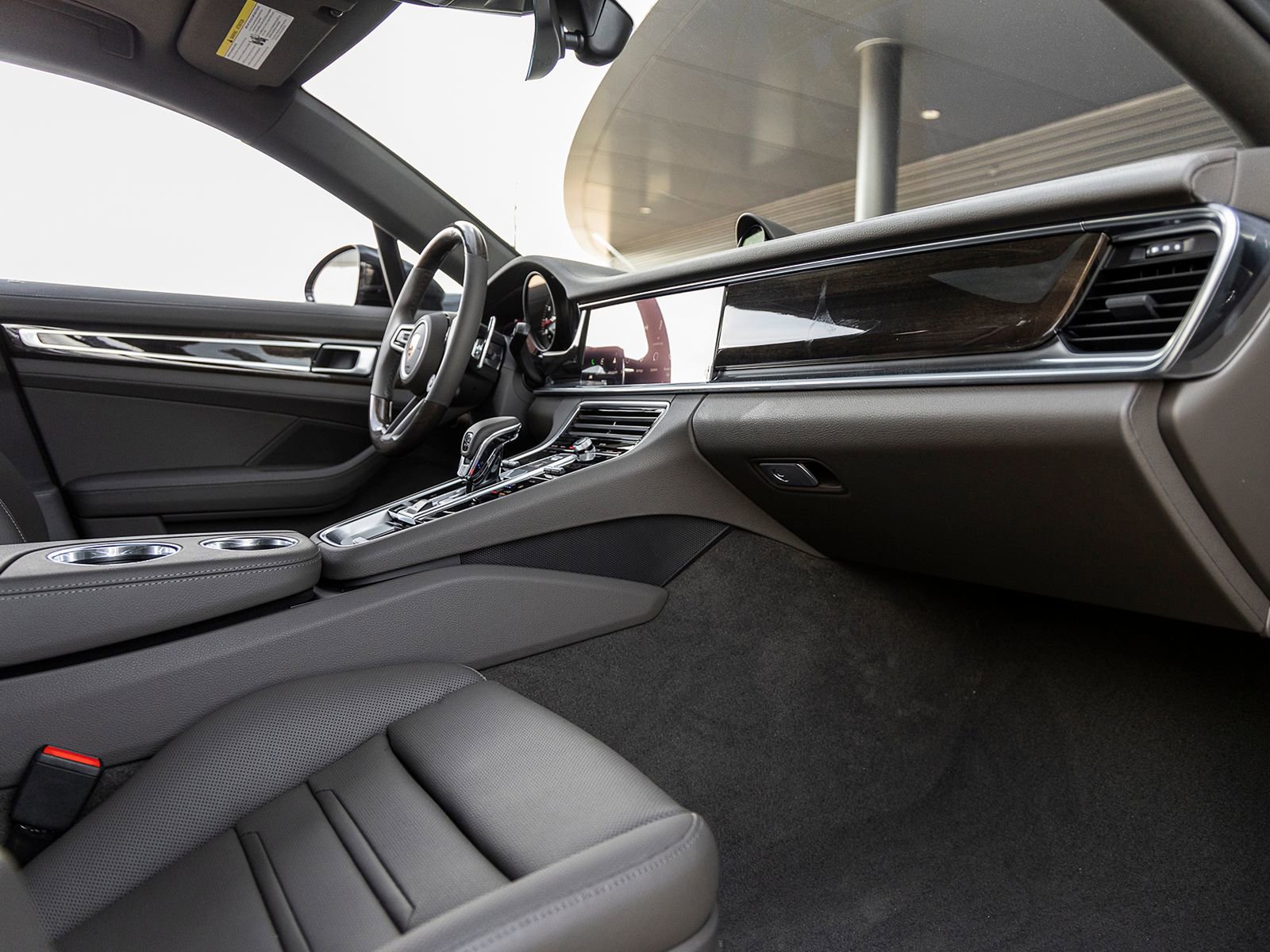 Certified 2023 Porsche Panamera Platinum Edition image 47