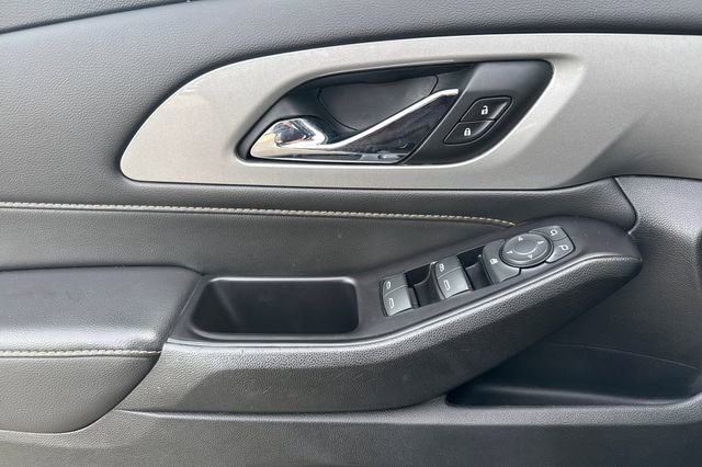 Used 2020 Chevrolet Traverse RS image 11