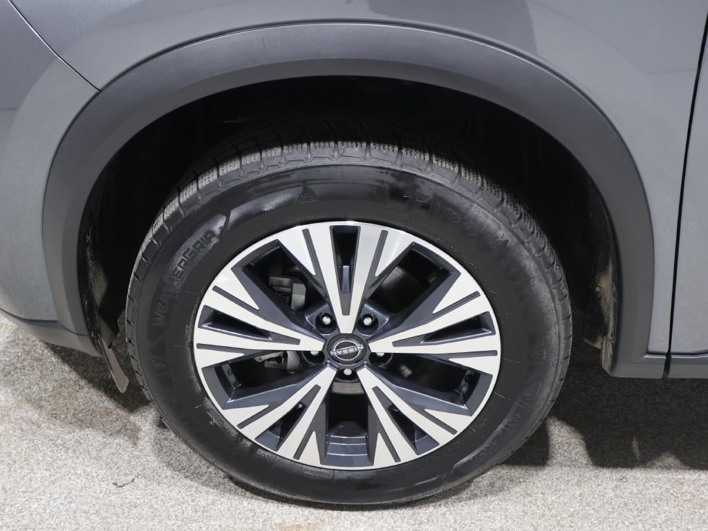 Used 2023 Nissan Rogue SV AWD/4WD image 8