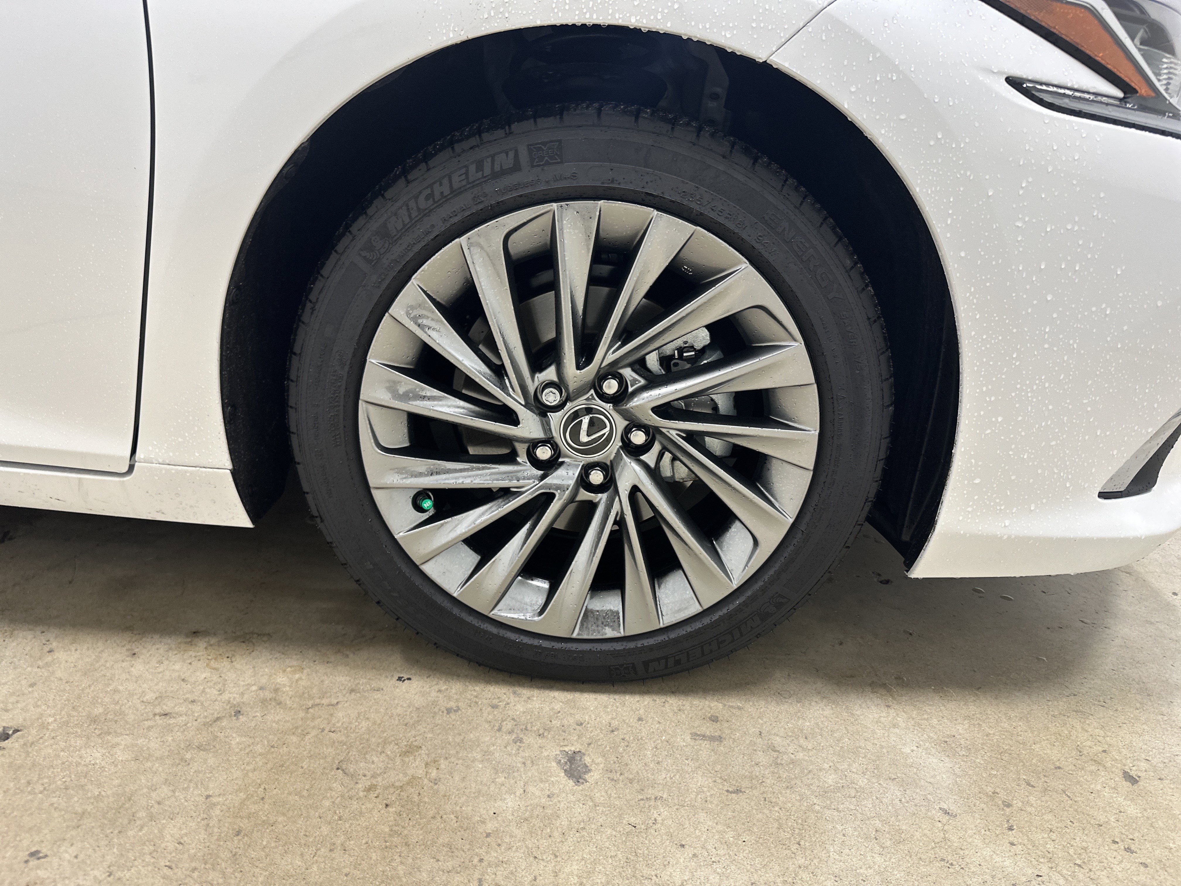 Certified 2025 Lexus ES 350 Luxury w/ Accessory Package (Z1) image 13