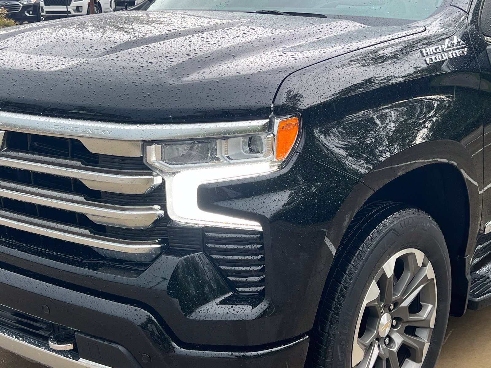 Used 2024 Chevrolet Silverado 1500 High Country w/ Technology Package RWD image 4