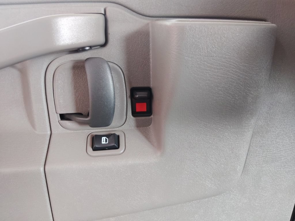 Used 2021 Chevrolet Express 2500 w/ Driver Convenience Package RWD image 19