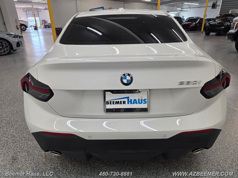 Used 2024 BMW 230i Coupe w/ Convenience Package RWD image 9