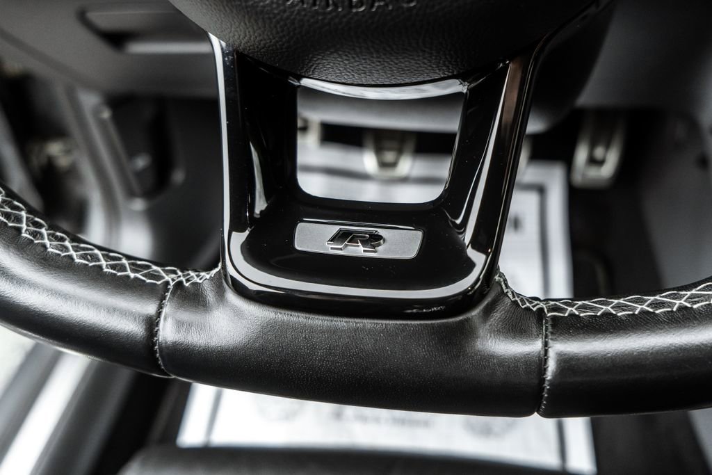 Used 2019 Volkswagen Golf R 4-Door image 27