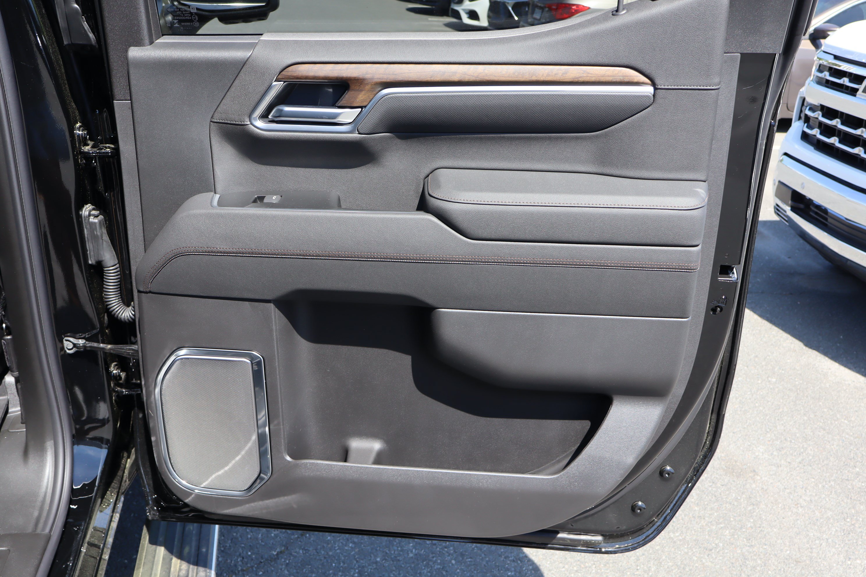 New 2026 Chevrolet Silverado 1500 High Country w/ High Country Premium Package AWD/4WD image 23