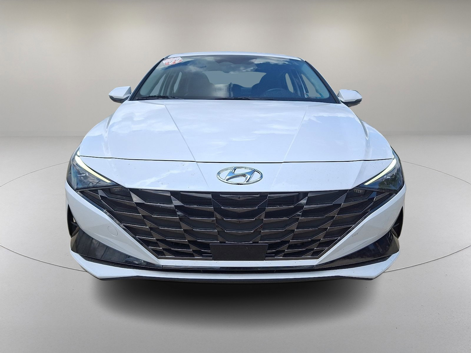 Certified 2022 Hyundai Elantra Limited w/ Winter Weather Package image 3