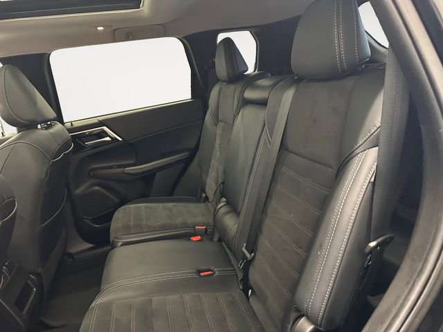 Used 2024 Mitsubishi Outlander SE Black Edition image 13