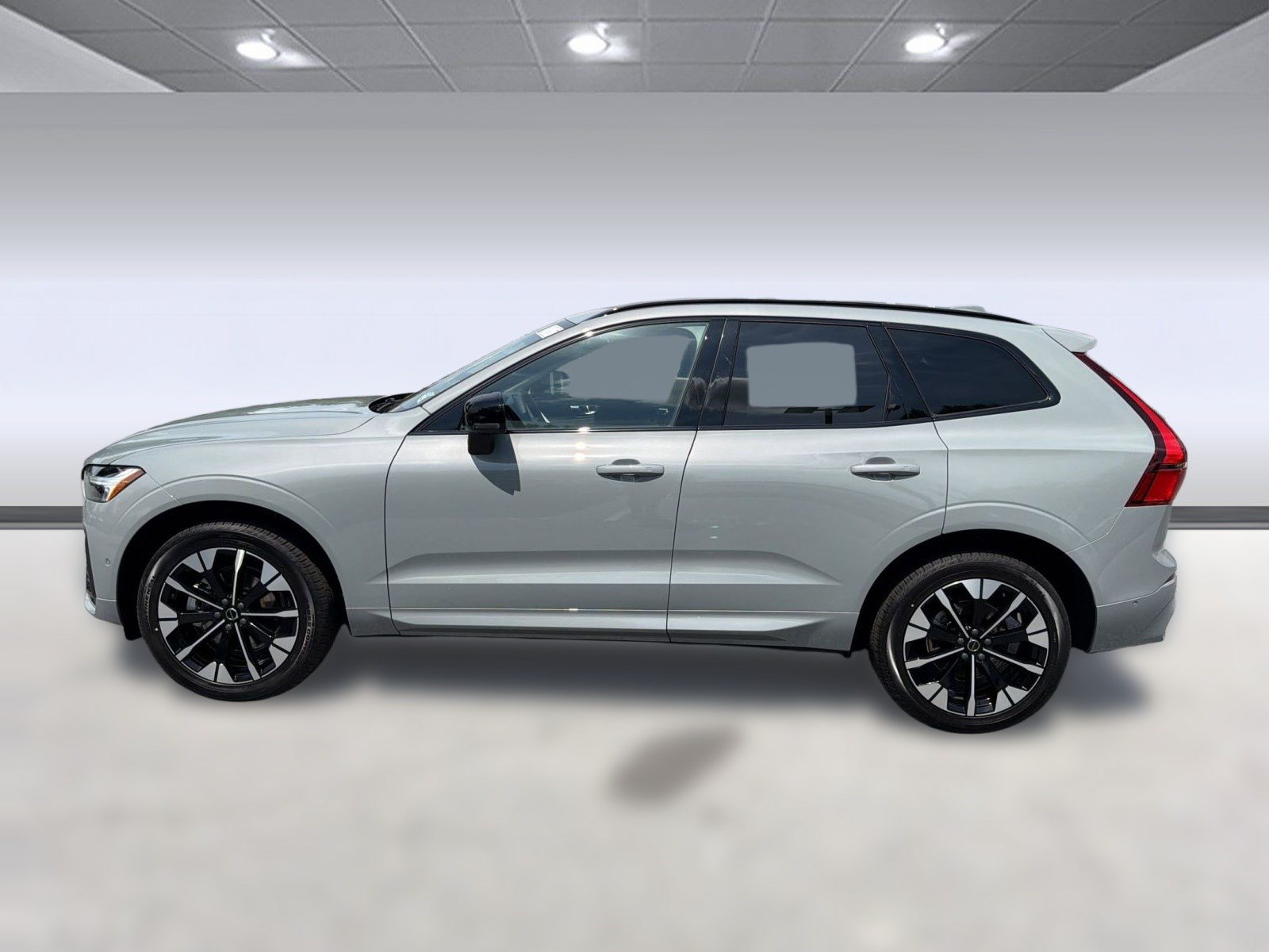 New 2026 Volvo XC60 B5 Plus w/ Climate Package AWD/4WD image 2