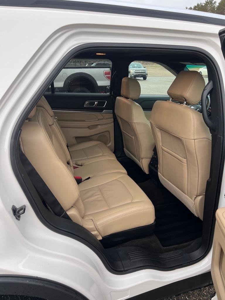 Used 2016 Ford Explorer Limited w/ Equipment Group 301A AWD/4WD image 22
