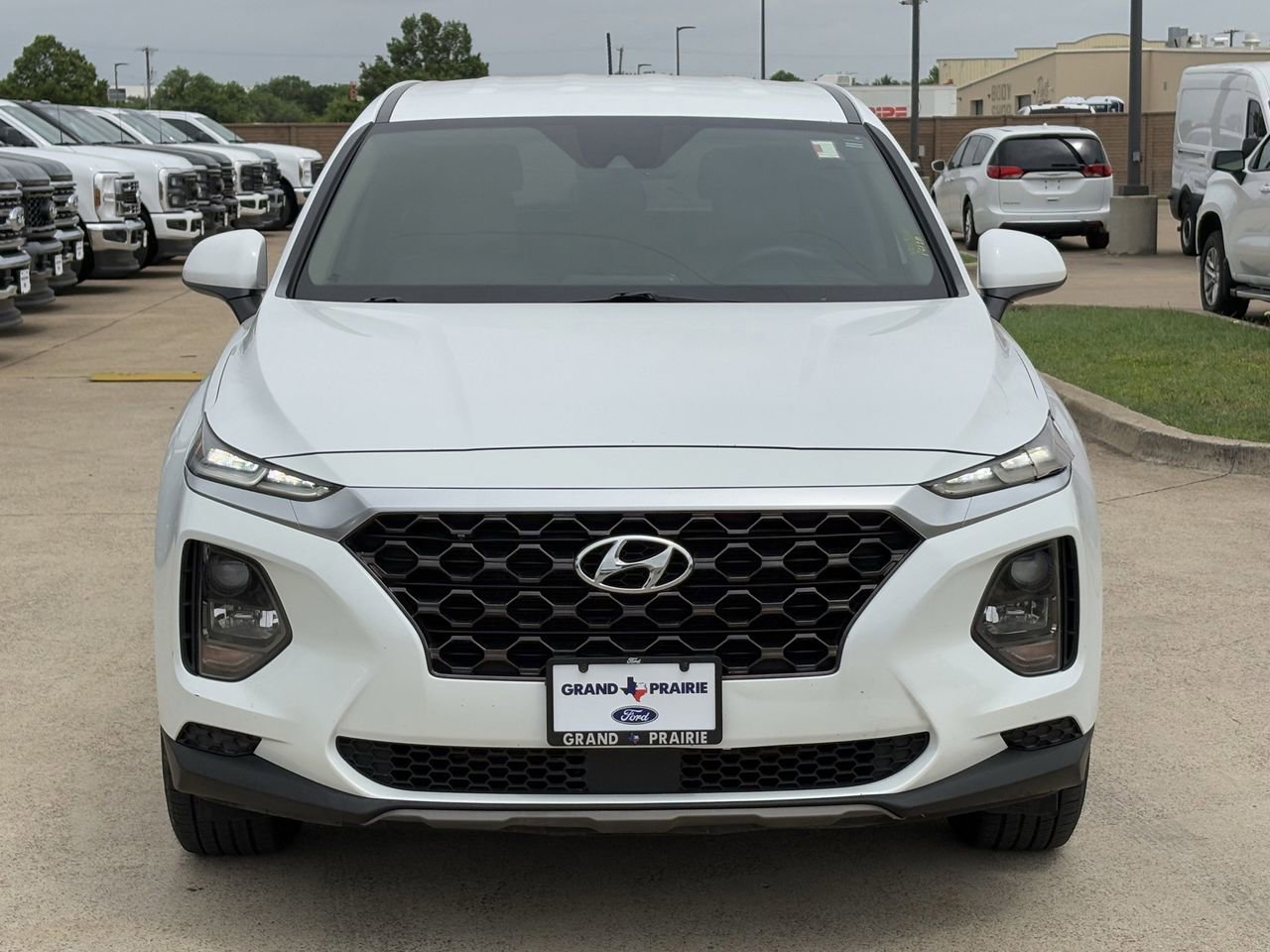 Used 2019 Hyundai Santa Fe SE image 8