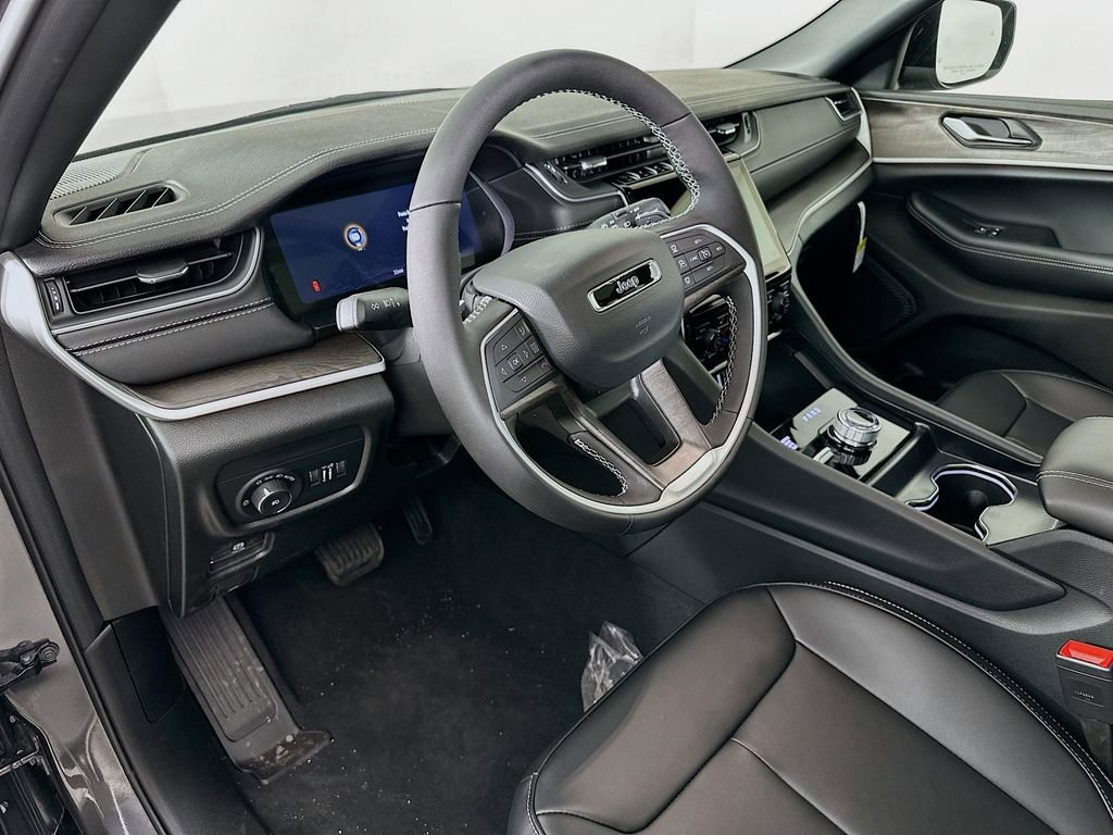 New 2025 Jeep Grand Cherokee L Limited image 13