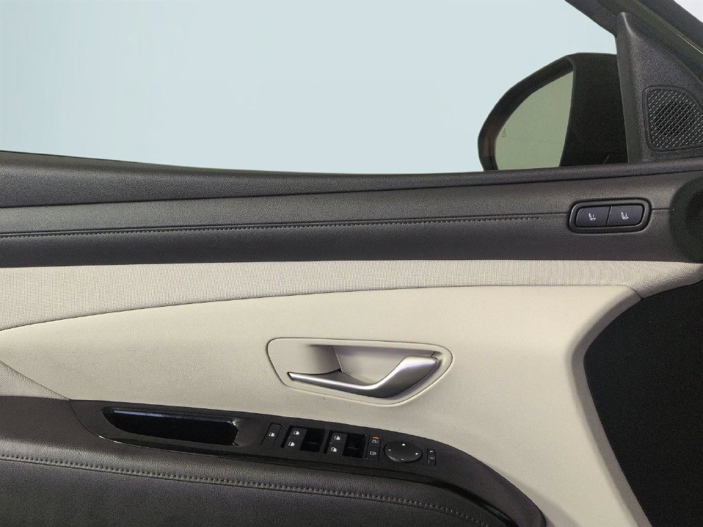 Used 2025 Hyundai Tucson Limited AWD/4WD image 26