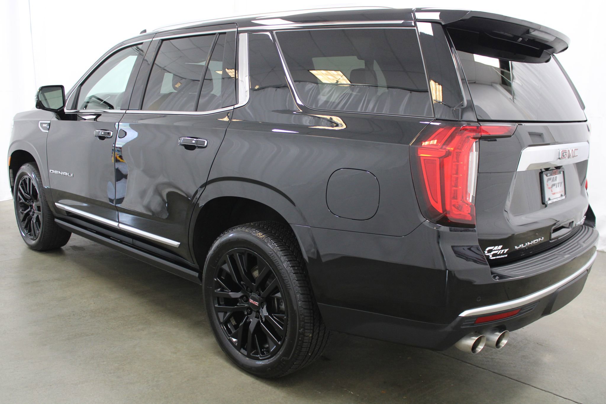 Used 2023 GMC Yukon Denali image 7