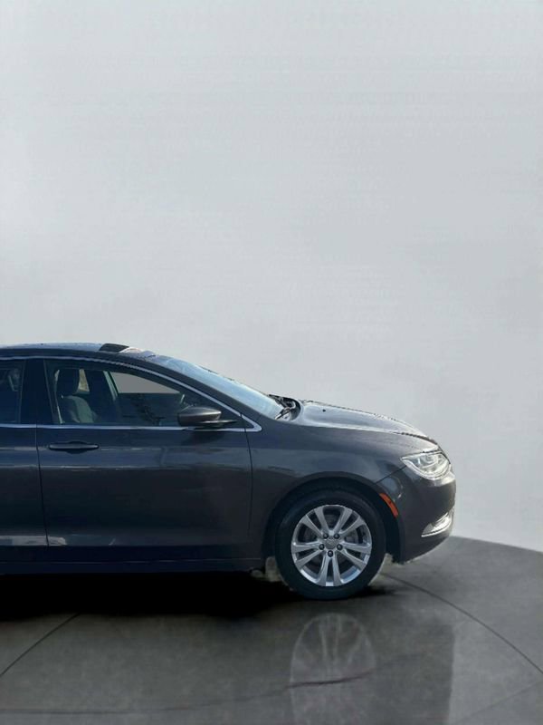 Used 2015 Chrysler 200 Limited image 4
