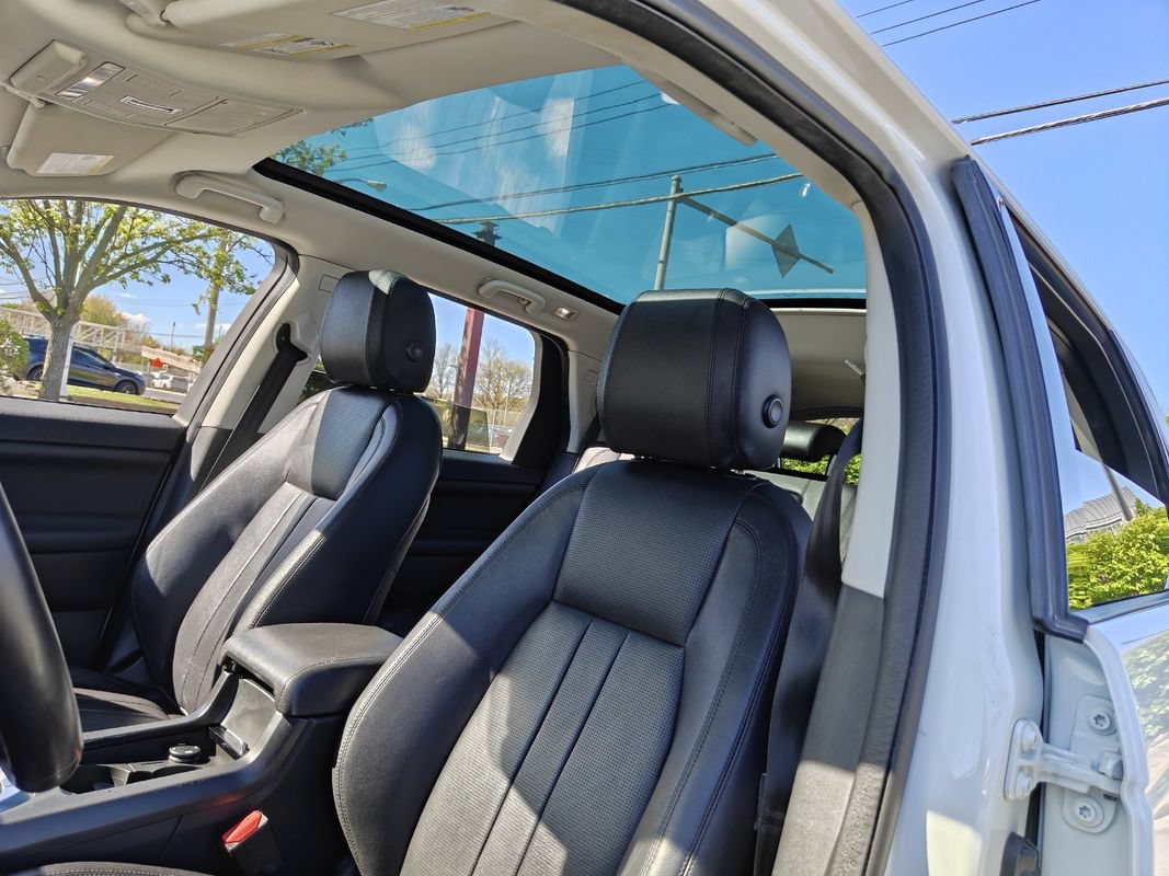 Used 2019 Land Rover Discovery Sport HSE AWD/4WD image 17