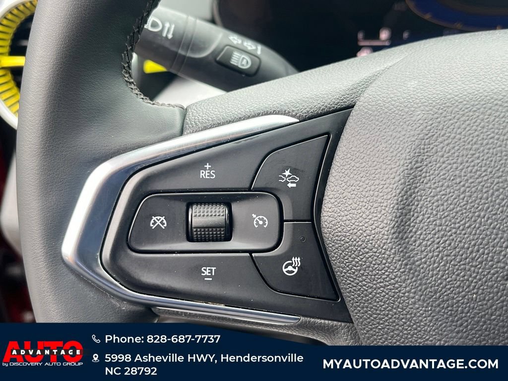 Used 2024 Chevrolet Trax LT w/ Driver Confidence Package FWD image 19