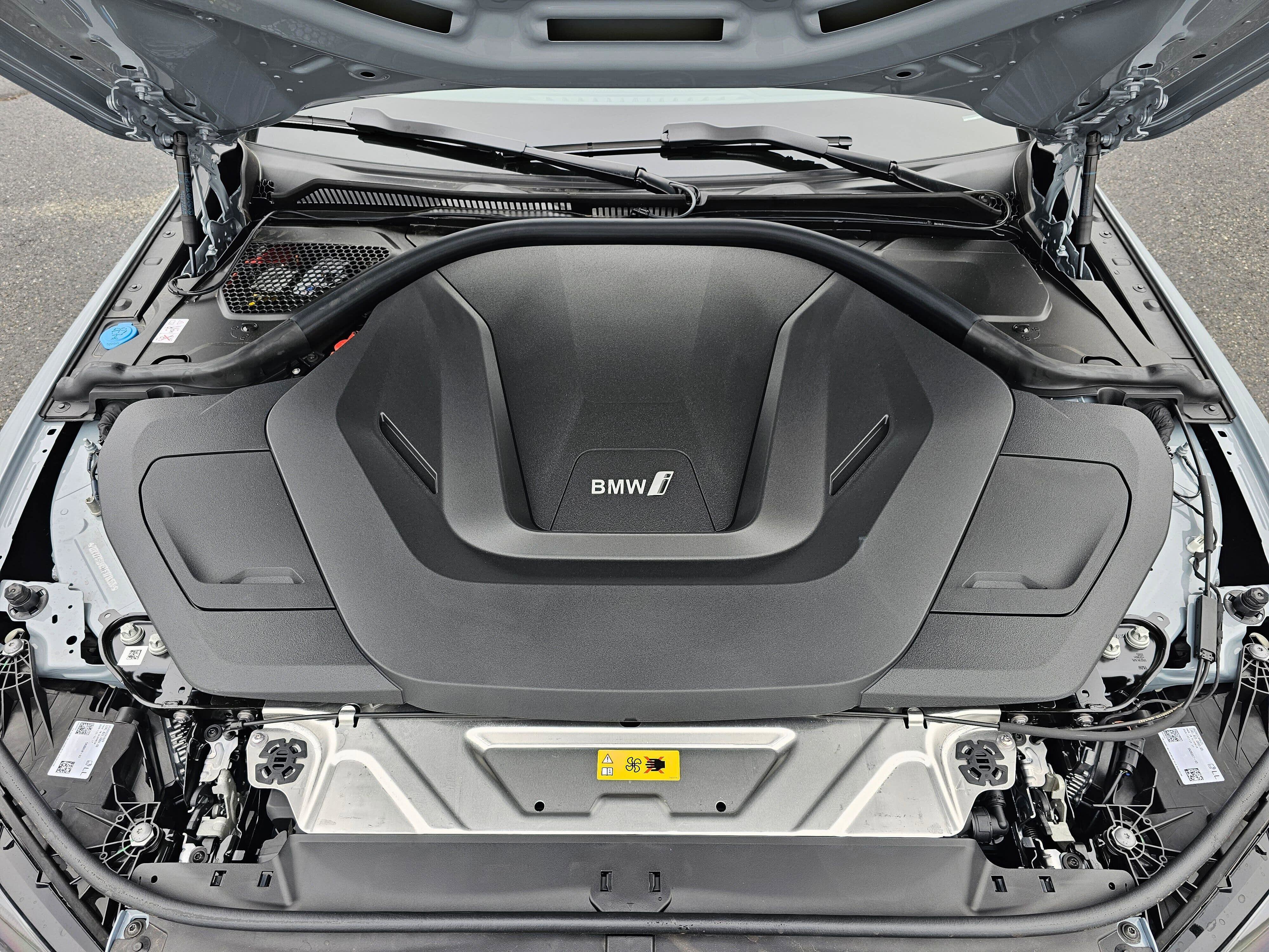 New 2026 BMW i4 M60 w/ Premium Package image 9