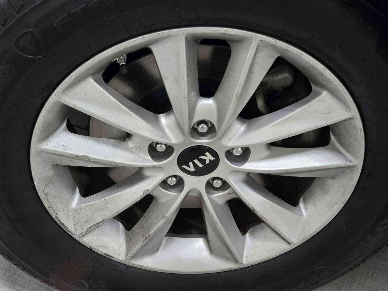 Used 2019 Kia Sorento LX image 8