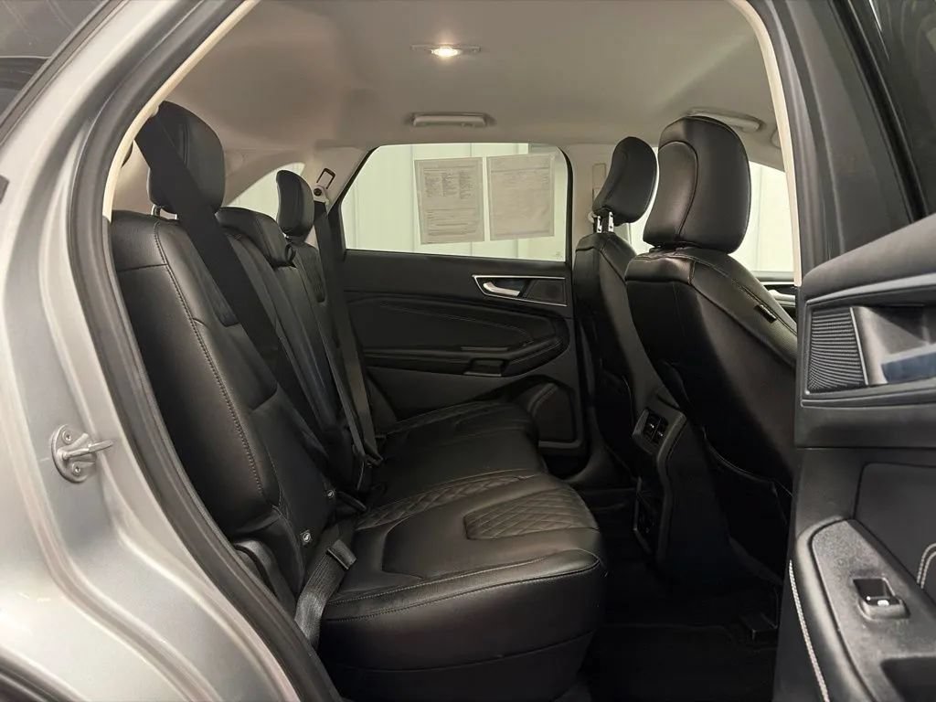 Used 2024 Ford Edge Titanium AWD/4WD image 19