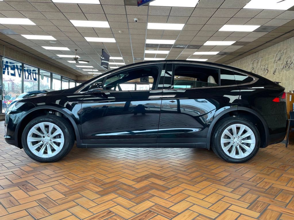 Used 2016 Tesla Model X 90D AWD/4WD image 5