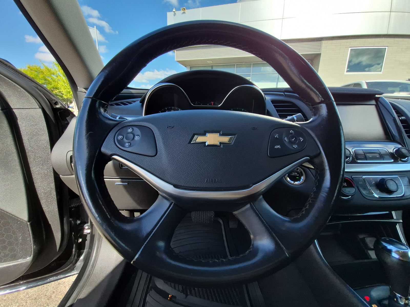 Used 2018 Chevrolet Impala LT FWD image 23