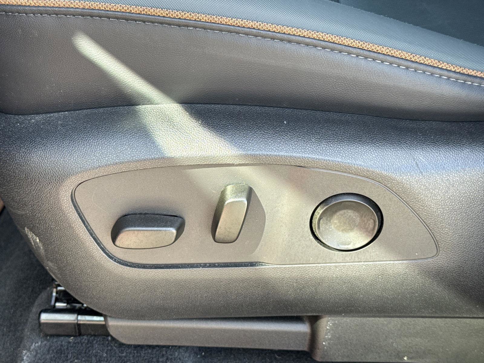 Used 2024 GMC Acadia AT4 image 14