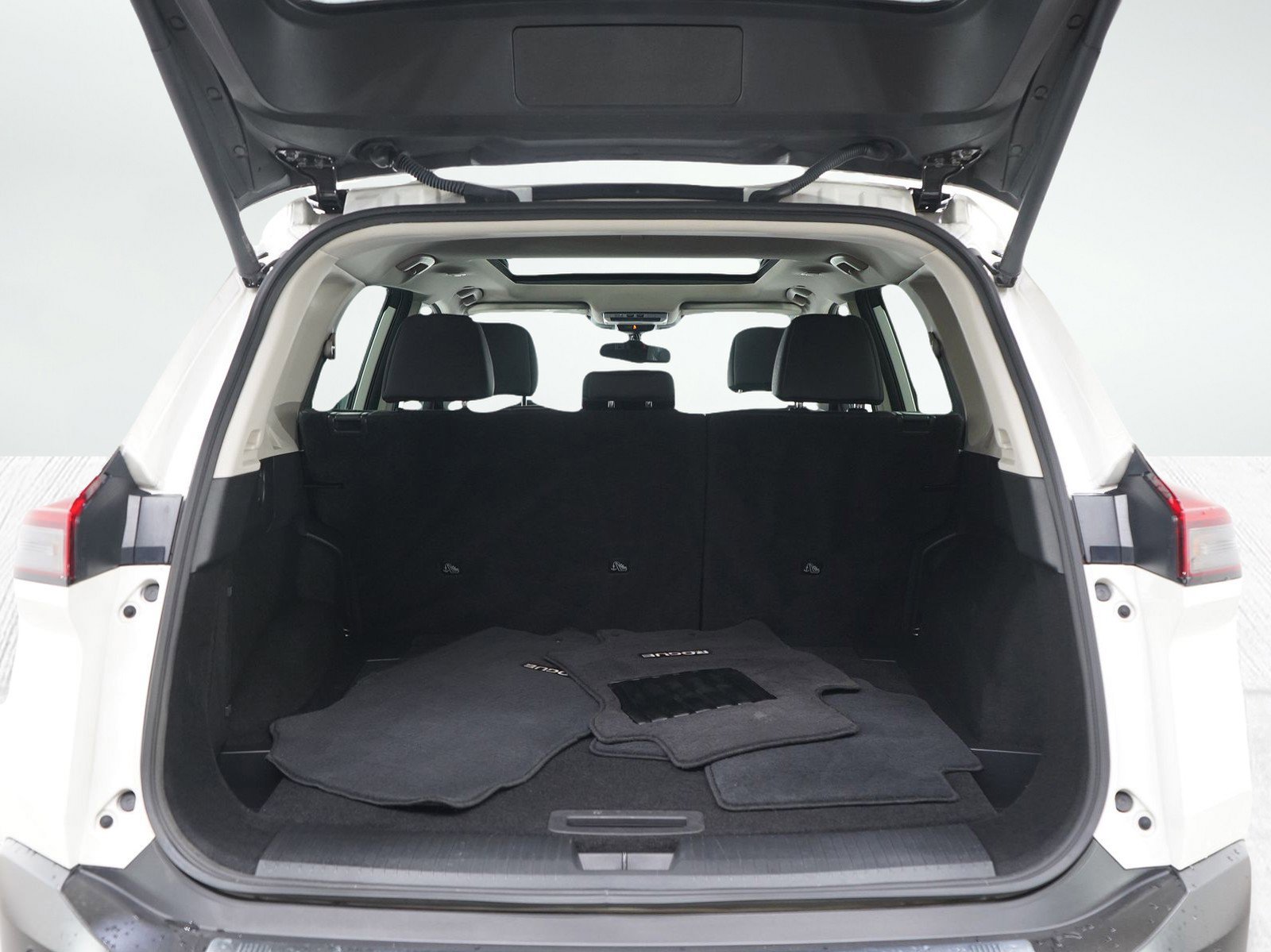 Used 2023 Nissan Rogue SL w/ SL Premium Package AWD/4WD image 17