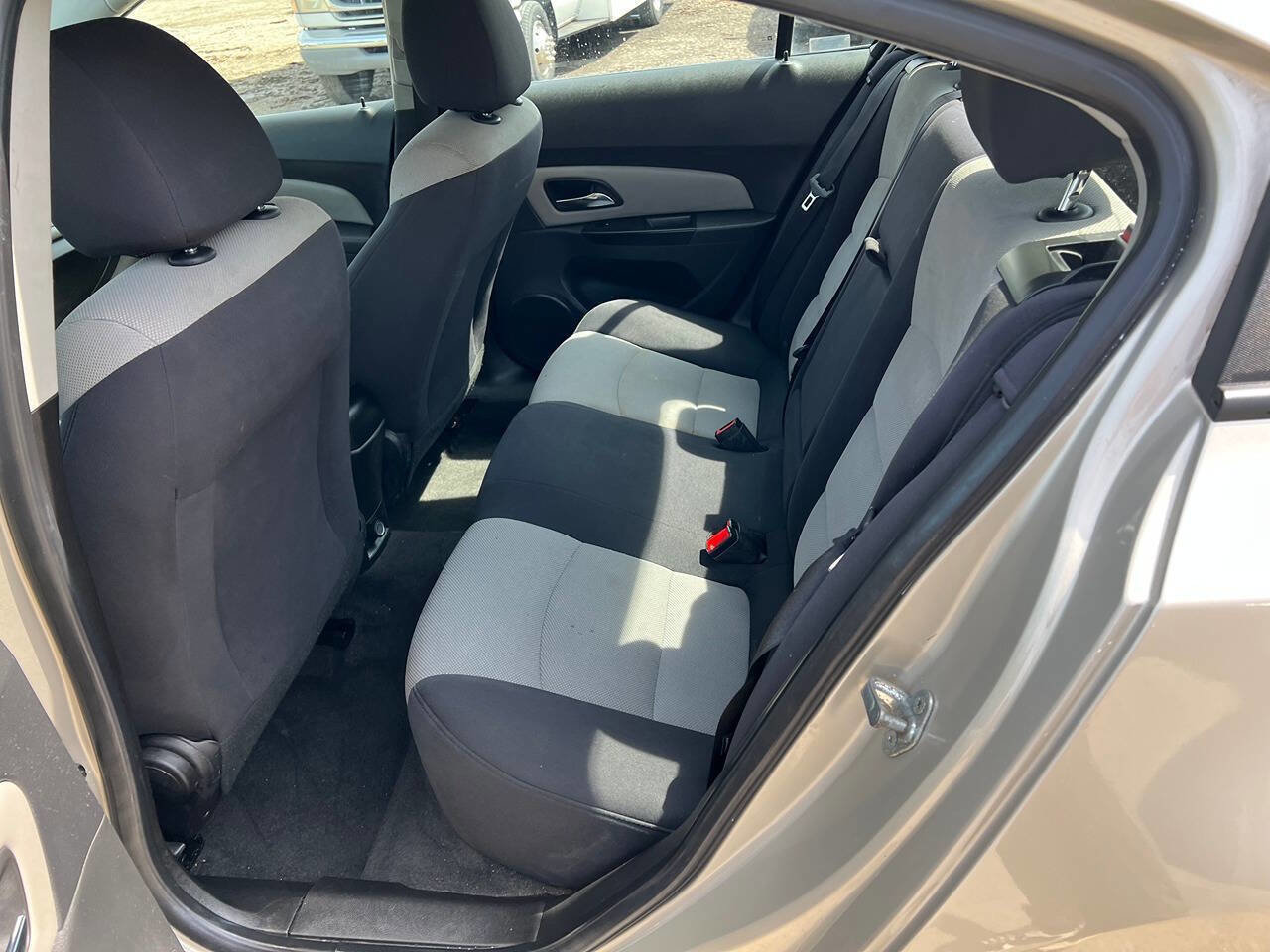 Used 2013 Chevrolet Cruze LS FWD image 3