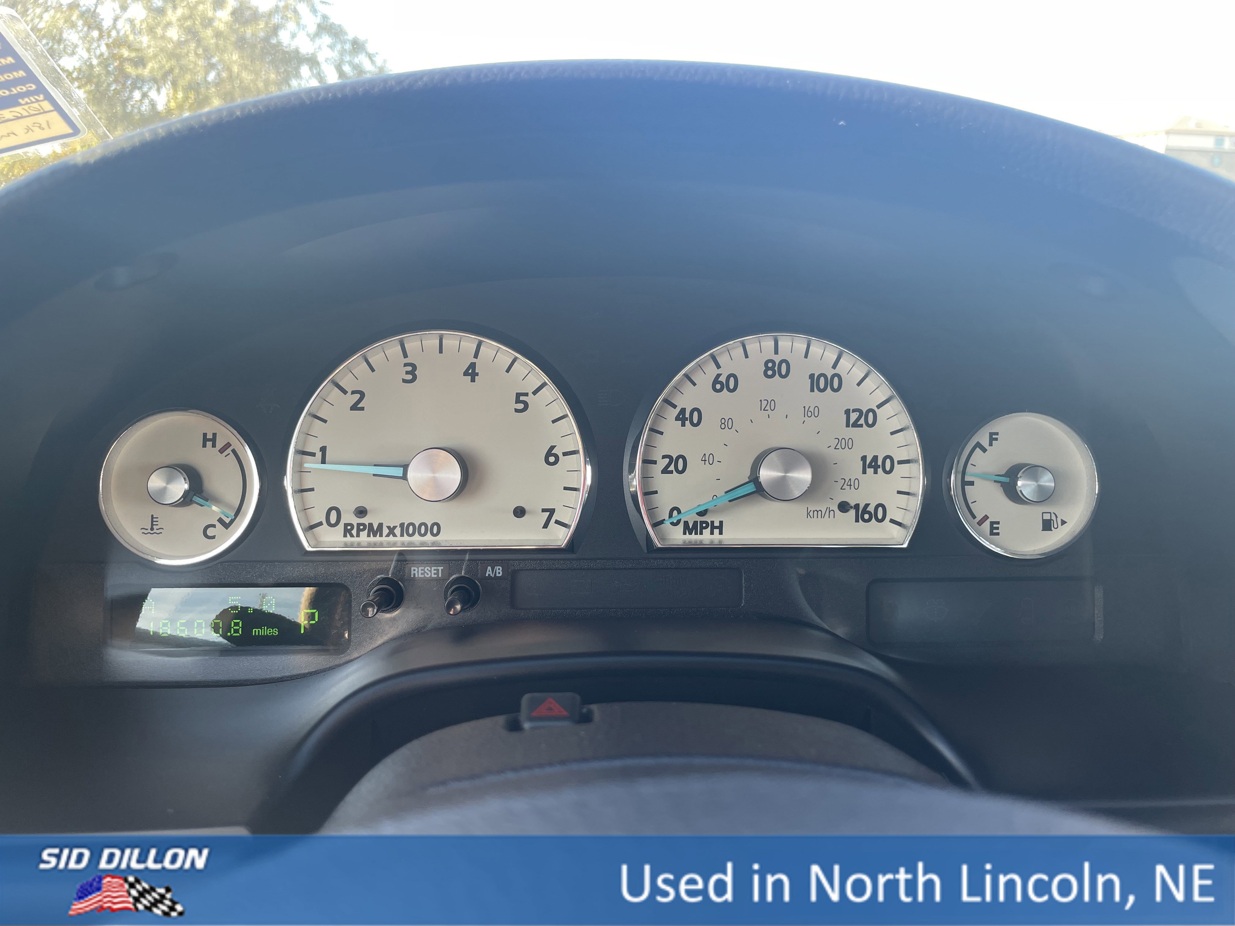 Used 2004 Ford Thunderbird Deluxe image 12