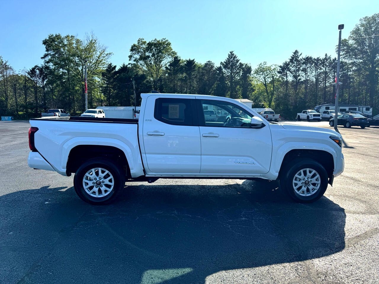 Used 2024 Toyota Tacoma SR5 image 5