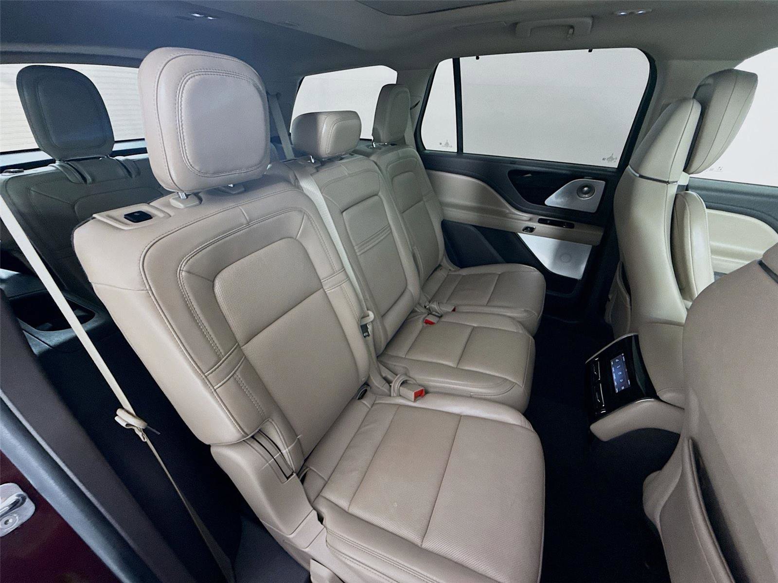 Used 2021 Lincoln Aviator Reserve w/ Equipment Group 202A image 24